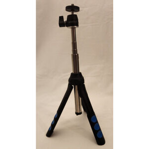 Vivitar Small Desk Tripod - 8 " - extends to 35", Tripod Only - New